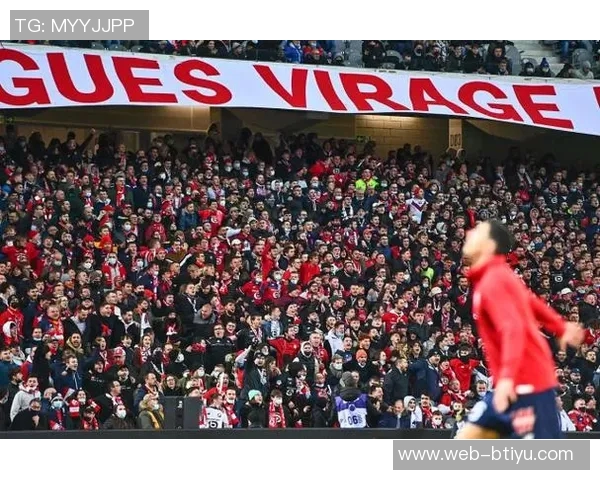 曼联老球迷感叹票价飞涨座位频换心中无奈难再热爱球队