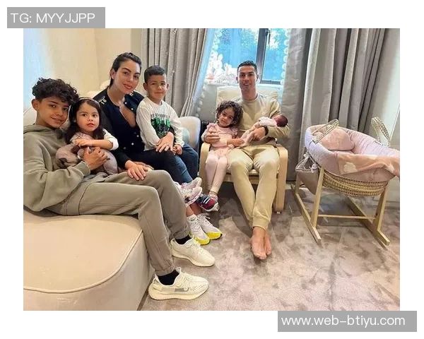 总裁的温馨时光乔治娜分享C罗与孩子们的幸福瞬间 总裁的温馨时光乔治娜分享C罗与孩子们的幸福瞬间