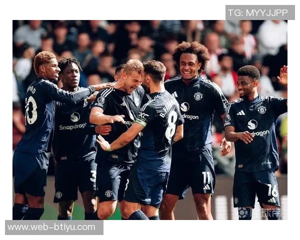 B费休息期间亲临训练基地现场观摩替补球员训练情况 B费休息期间亲临训练基地现场观摩替补球员训练情况