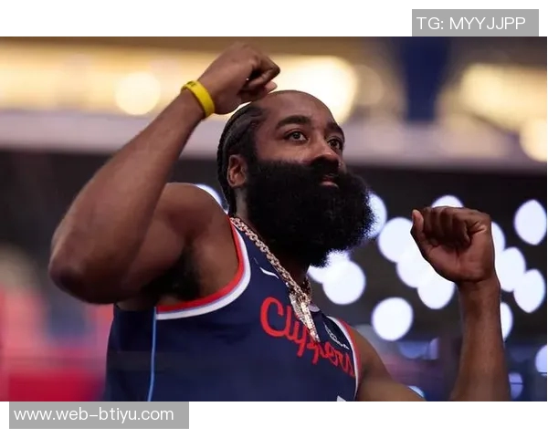 哈登季前赛表现平平场均仅得6分助攻77命中率波动大引发关注 哈登季前赛表现平平场均仅得6分助攻77命中率波动大引发关注