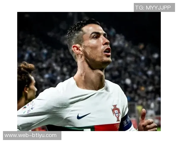 C罗前队友透露他追求千球成就与迷你罗同场竞技的梦想 C罗前队友透露他追求千球成就与迷你罗同场竞技的梦想