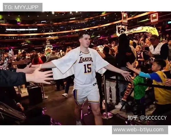 泰瑞斯马丁替补出战25分钟高效砍下26分6篮板3助攻2抢断表现亮眼 泰瑞斯马丁替补出战25分钟高效砍下26分6篮板3助攻2抢断表现亮眼