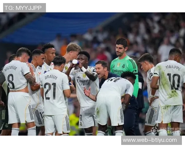 马卡报道皇马右后卫人荒引发阿什拉夫回归猜测阿诺德预计两周后复出 马卡报道皇马右后卫人荒引发阿什拉夫回归猜测阿诺德预计两周后复出