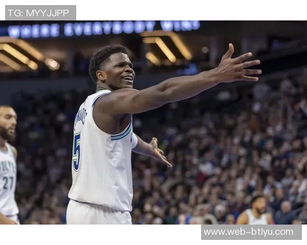 爱德华兹首节表现不佳7投仅中2三分球全失正负值为负六