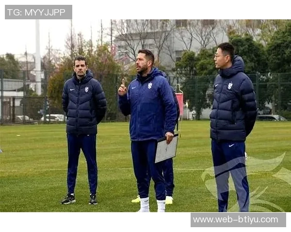 三镇新任主帅莫拉强调将根据球员特点制定战术追求进攻风格不变