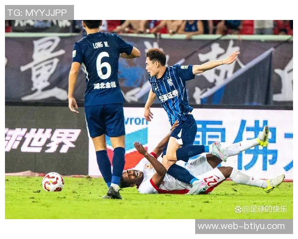 三镇新任主帅莫拉强调将根据球员特点制定战术追求进攻风格不变