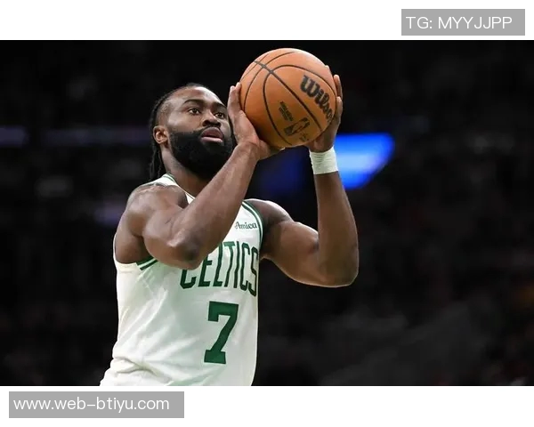 杰伦布朗从得分手到球队领袖的成长之路与团队协作的挑战